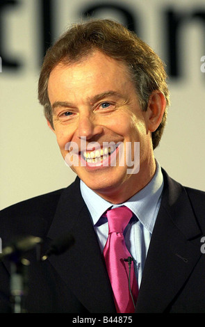 Tony Blair Primo Ministro il 22 febbraio 2002 rendono la conversazione Scottish Labour Party Conference in Perth Foto Stock