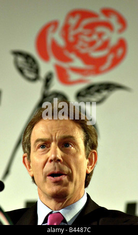 Tony Blair Primo Ministro il 22 febbraio 2002 rendendo il parlato a Scottish Labour Party Conference in Perth Foto Stock