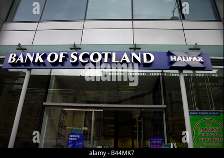 Segno per hbos Bank of Scotland Halifax sopra filiale di Edimburgo, prima di Lloyds Banking Group takeover, Scozia, Regno Unito, Europa Foto Stock