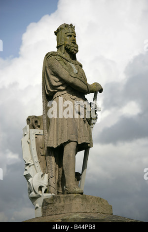 Città di Stirling, in Scozia. Scolpito da Andrea Currie, il Re Roberto Bruce Monumento al Castello di Stirling Esplanade. Foto Stock