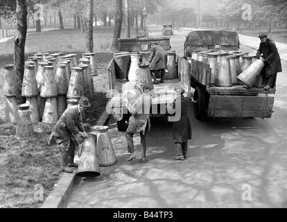 Sciopero generale scena Maggio 1926 Scena in Hyde Park il temporaneo deposito del latte è impostato Foto Stock