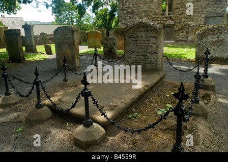 Alloway Kirk yard in Ayrshire il luogo di sepoltura dei poeti Robert Burns padre. Burns ha scritto Tam o'shanter mentre il settore agricolo nelle vicinanze. Foto Stock