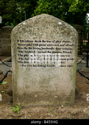 Alloway Kirk yard in Ayrshire il luogo di sepoltura dei poeti Robert Burns padre. Burns ha scritto Tam o'shanter mentre il settore agricolo nelle vicinanze. Foto Stock