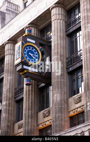 Orologio sul Daily Telegraph edificio Fleet Street London Regno Unito Foto Stock