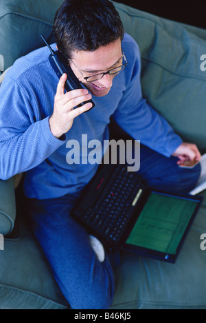 L'uomo con il telefono Foto Stock