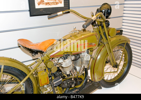 1925 Harley-Davidson V-Twin motociclo sul display presso le società nuovo museo di Milwaukee, Wisconsin, Stati Uniti d'America. Foto Stock