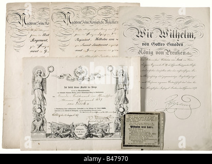 Certificati E Documenti Legacy, Del Maggiore Wilhelm Von Luck, Uhlan Reggimento Nr. 7 E Dragoon Reggimento Nr. 19. Brevetti Come Ensign (1854), Secondo Tenente (1856), Primo Tenente (1866) E Capitano (1867). Sono inclusi documenti premio assortiti, Prussia: Memorial Cross 1866, Iron Cross 2nd Classe del 1870, Red Eagle Ordine 4th Classe. Oldenburg: Ordine di casa di Peter Friedrich Ludwig, Knight's Cross 2nd Classe con spade (assegnato a Versailles 1870), Knight's Cross 1st Classe. Württemberg: Ordine della Corona di Württemberg, Croce del Cavaliere classe 2nd con spade. Russ, Foto Stock