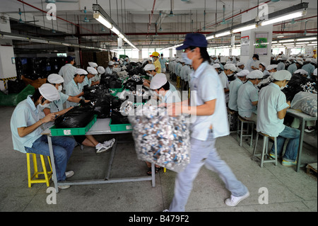 Una fabbrica produce Mcdonald's giocattoli in Dongguan, Guangdong, Cina. 19-set-2008 Foto Stock