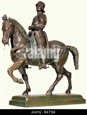 Una statua equestre di Bartolomeo Colleoni, dopo il disegno di Andrea del Verrocchio, 19th secolo. Bronzo con patina marrone. La figura del condottiere e del tenente generale della Serenissima. Su una base quadrata in bronzo, su di essa l'etichetta della fonderia Guss R. Stotz Stuttgart. Le retine sono montate su catene mobili, a mano riparate con filo. Altezza (base inclusa) 65 cm. Il famoso modello di Verrocchio (1435 - 1488) si trova sul campo Santi Giovanni e Paolo a Venezia. People, 19th secolo, belle arti, arte, statuette, statuine, statuine, statuette, scule, Foto Stock