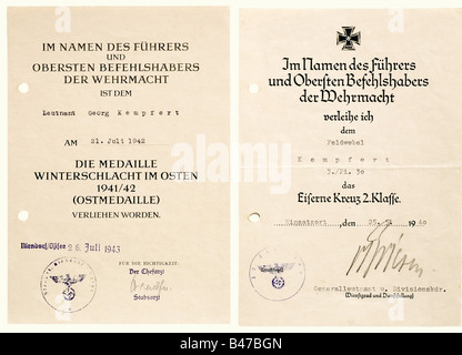 Georg Kempfert, tenente di Pioneer Battaglioni 30 e 743, documenti di riconoscimento e certificati di possesso documenti di riconoscimento per la Croce di ferro delle Classi 2nd e 1st del 1939, datati rispettivamente il 25 maggio 1940 (firma a matita originale contro Briesen) e il 17 gennaio 1942 (firma originale contro Tippelskirch), Certificati di possesso tipizzati per il distintivo Generale Assault 1 dicembre 1941 con firma originale v. Tippelskirch in matita colorata e Close Combat Clasp 1st Classe 22 settembre 1943, documento per la Medaglia del fronte Orientale 26 luglio 1943, certificati di possesso per il , Foto Stock