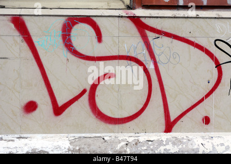 Graffiti scrawl di LSD aka acido lisergico dietilammide sulla parete urbana a Toronto in Canada Foto Stock