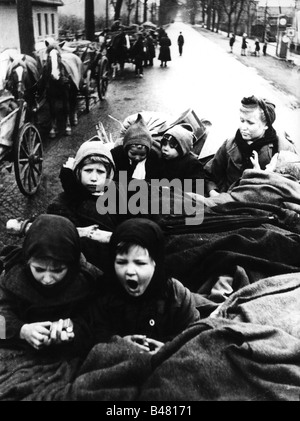 Eventi, Seconda guerra mondiale / seconda guerra mondiale, rifugiati, espulsione di tedeschi, trekking profughi nella Germania orientale, 1945, Foto Stock