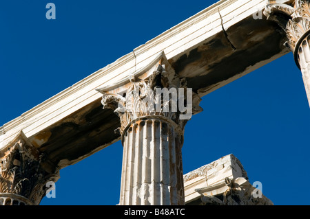 Dettaglio di una capitale su una colonna corinzio del Tempio di Zeus Olimpio, Atene, Grecia Foto Stock