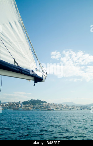 Pulegge e corde di un velo in uno yacht Foto Stock