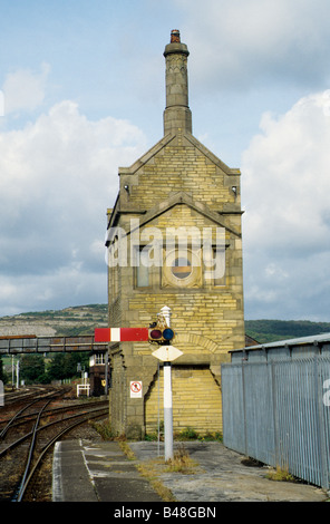 Carnforth Station, NW Lancashire, casella segnale e il segnale di semaforo Foto Stock