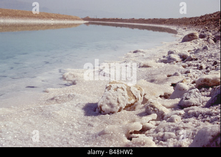 Il canale artificiale a secco di area del Mar Morto in Israele, eroga acqua dal nord del Mar Morto per la parte meridionale Foto Stock