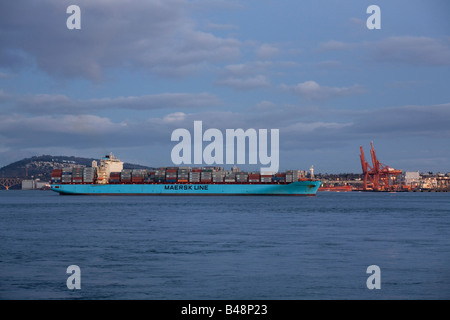 Contenitore nave in ingresso Burrard Vancouver British Columbia Canada Foto Stock