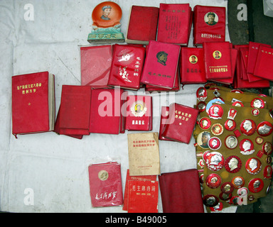 Little Red Libri in Panjiayuan Mercato delle Pulci a Pechino, Cina Foto Stock