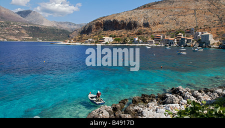 Itylo bay e il villaggio di pescatori di Limeni sulla penisola di Mani Messinia Peloponneso sud Grecia Foto Stock