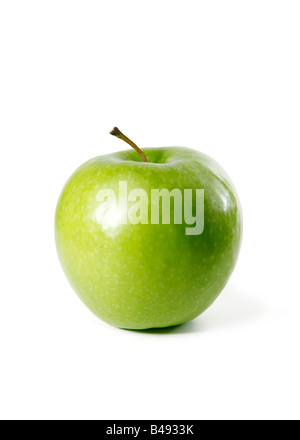 Succosa mela verde isolato su bianco in studio di fuoco principale su stelo file XXL Foto Stock