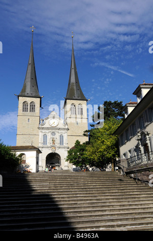 La chiesa Hof, uno dei più bella chiesa a Lucerna, Svizzera centrale. Foto Stock