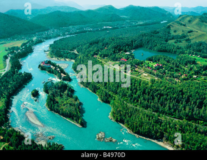 Il fiume di Katun. Aya Lago. Montagne di Altai, Siberia, Russia Foto Stock