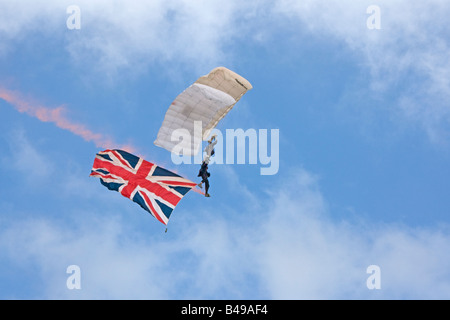 Cavalieri Neri paracadute team display Pendennis Point Falmouth Cornwall Regno Unito Foto Stock