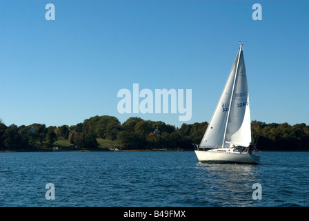 vela sulla Baia di Narragansett Foto Stock