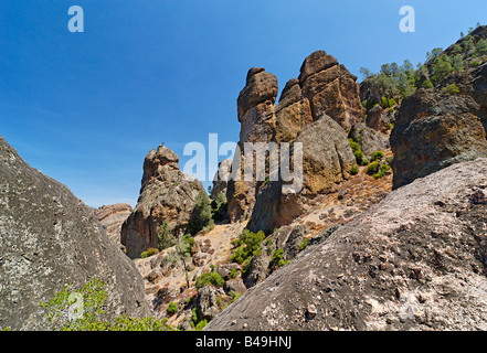 Vista dei Pinnacoli Monumento Nazionale in California. Foto Stock