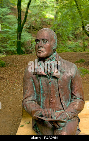 Statua in bronzo di scultura del poeta Scozzese Robert Burns in Birks di Aberfeldy Moness Perthshire Foto Stock