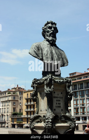 Busto di Benvenuto Cellini sul Ponte Vecchio di Firenze. Foto Stock