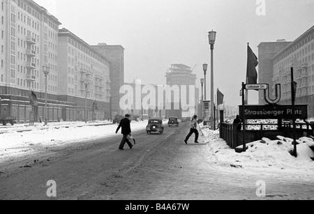 Georografia/viaggi, Germania, Berlino, Stalinallee e Strausberger Platz, 1950s, Foto Stock