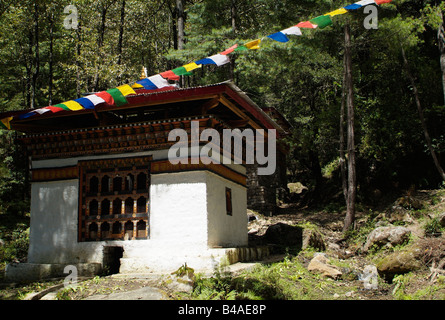 Geografia / viaggi, Bhutan, religione, ruota di preghiera, Paro Valley vicino a Taktshang ("Tiger's Nest"), il monastero, Additional-Rights-Clearance-Info-Not-Available Foto Stock