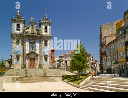 Praça da Batalha, Igreja de Santo Ildefonso Chiesa, Oporto Porto, Portogallo Foto Stock