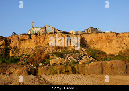 Erodendo la scogliera di Happisburgh Norfolk England Regno Unito Foto Stock