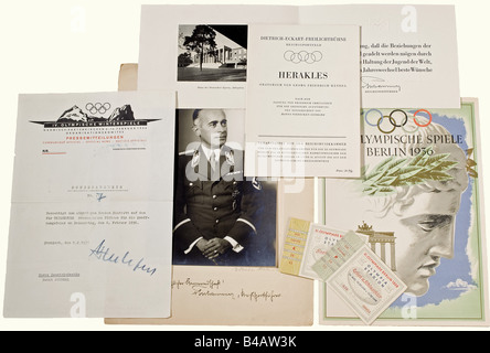 Jacques Benoist-Méchin, Giochi Olimpici 1936., telegramma a colori, carta d'identità speciale per i Giochi invernali 1936 a Garmisch-Partenkirchen, fotografie di Jacques Benoist-Méchin ai Giochi invernali, inviti, nome carta di von Tschammer e Osten, carta con congratulazioni e dedica foto di von Tschammer e Osten, telegramma di Ribbentrop, Biglietto d'ingresso per i Giochi Olimpici, opuscolo del programma della 'Dietrich-Eckart-Freilichtbühne', invito per la 'recezione' (transl.) da parte della Società franco-tedesca in occasione dei Giochi Olimpici.'. Storico, hist, Foto Stock