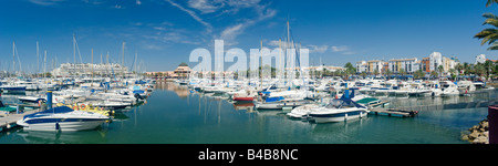 Il Portogallo Algarve la vista panoramica di Vilamoura Marina Foto Stock