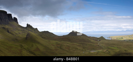 Vista panoramica dal Quirang, Isola di Skye in Scozia Foto Stock