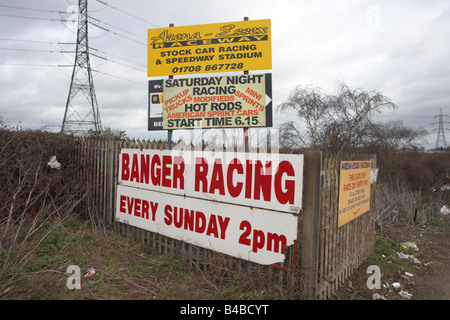 Un annuncio pubblicitario per stock auto ed banger racing che si svolgono presso la sede del motorsport Arena Essex Raceway Foto Stock