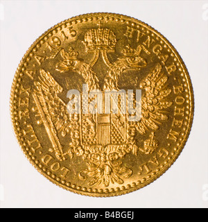 Oro austriaco Ducat. Moderno restrike 1815 originale - l'Imperatore Franz Joseph (986/1000 purezza, 3.4909 g = 0.1106 oz) in retromarcia Foto Stock