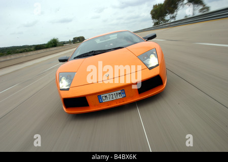 Auto, Lamborghini Murcielago, roadster, modello anno 2001-, Coupe/coupe, arancione , guida, diagonale dalla parte anteriore, vista frontale, t Foto Stock