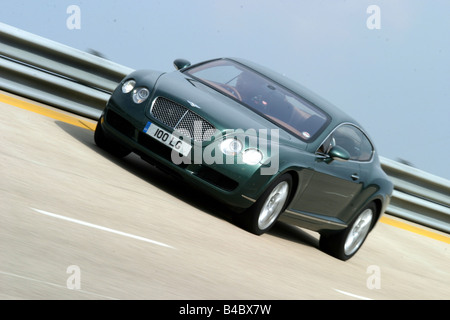 Auto Bentley Continental GT, roadster, modello anno 2003-, Coupe/coupe, verde scuro, guida, diagonale dalla parte anteriore, vista frontale Foto Stock