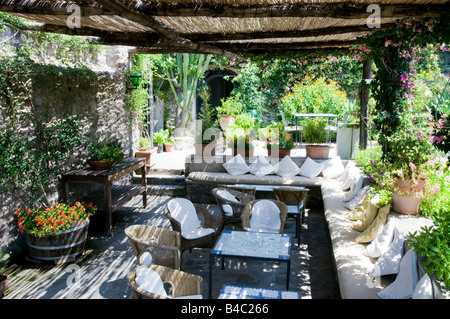 Il ristorante nel Castello Aragonese di Ischia. Italia Foto Stock