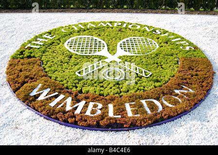 Logo floreale su Henman Hill, Wimbledon Championships, Wimbledon Lawn Tennis Club, Wimbledon, Borough of Merton, Greater London, England, Regno Unito Foto Stock