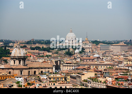 Vista su Roma con Piazza Veneto Roma Italia Foto Stock