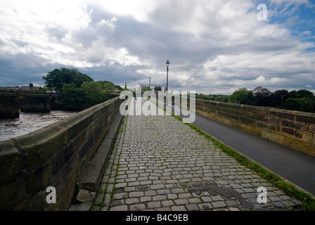 Ponte lastricato Preston Foto Stock