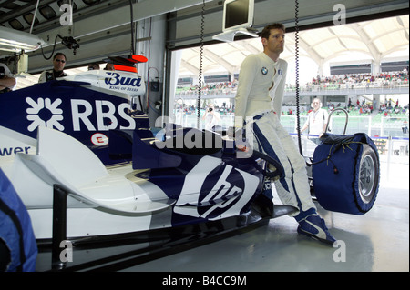 Lo sport del motore, Mark Webber, Williams BMW, Formel 1 2005, Race Driver, nella casella, Ritratto, Malaysia, fotografo: Daniel Reinha Foto Stock