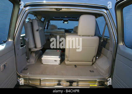 Auto Nissan Patrol, cross country il veicolo e il modello anno 1997-, argento-beige, fulvo, visualizzare nel bagagliaio, tecnica/accessorio, accessori Foto Stock