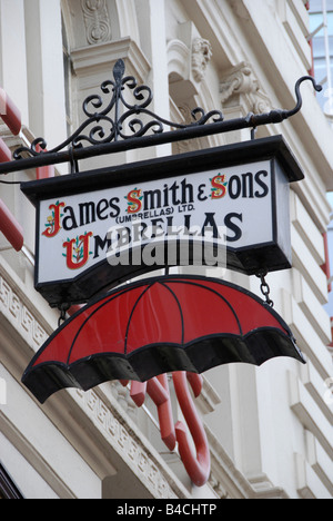 James Smith and Sons tradizionale ombrellone shop in New Oxford Street London Inghilterra England Foto Stock