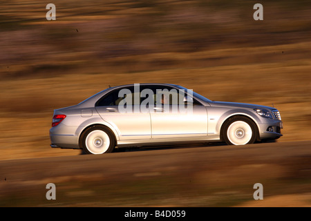 Mercedes Classe C, modello anno 2007, argento, guida, vista laterale, country road Foto Stock